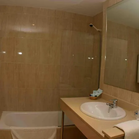 Puerta De Santillana