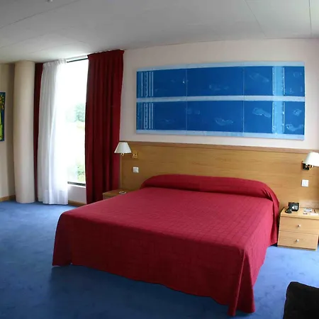 Puerta De Santillana