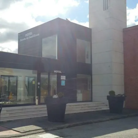 Puerta De Santillana Hotel