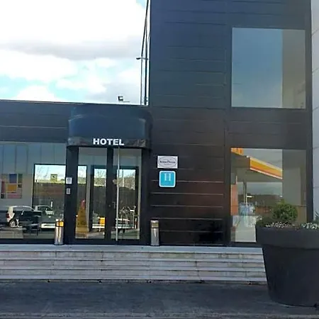 Puerta De Santillana Hotell