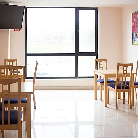 Hotell Puerta De Santillana 3*