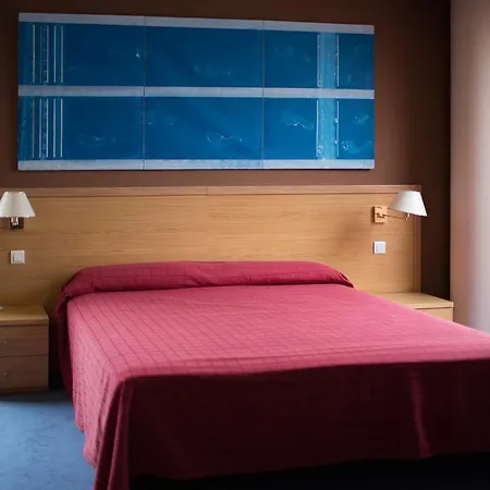 Puerta De Santillana Hotel 3*