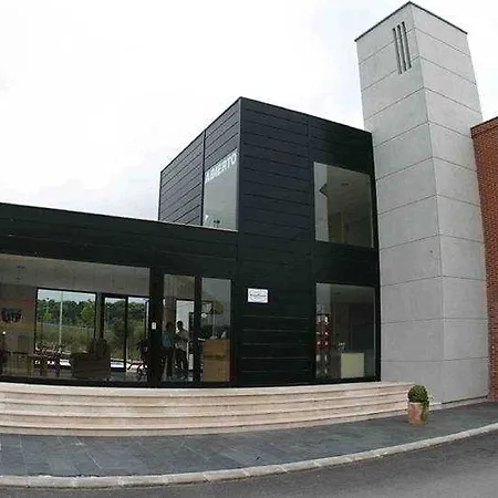 Puerta De Santillana 3*