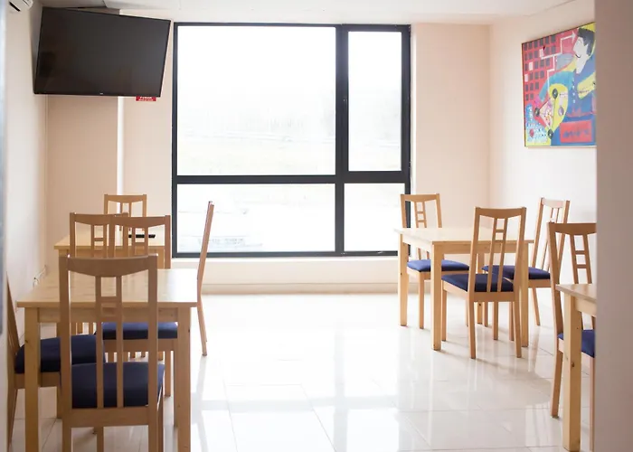 Puerta De Santillana מלון