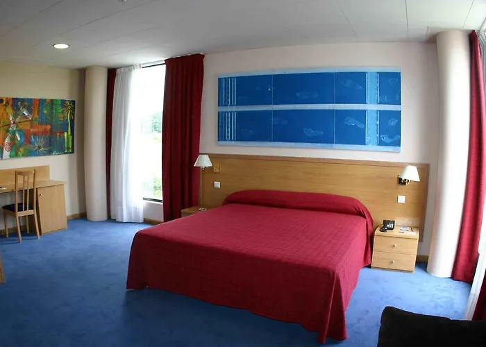 Puerta De Santillana Hotel