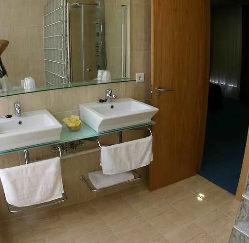 Puerta De Santillana Hotel 3*