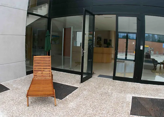 Puerta De Santillana