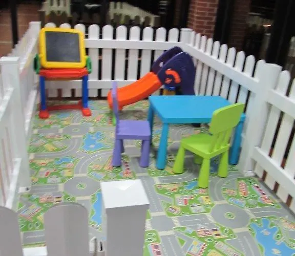 Puerta De Santillana מלון 3*