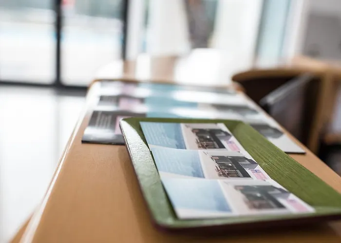 מלון Puerta De Santillana 3*