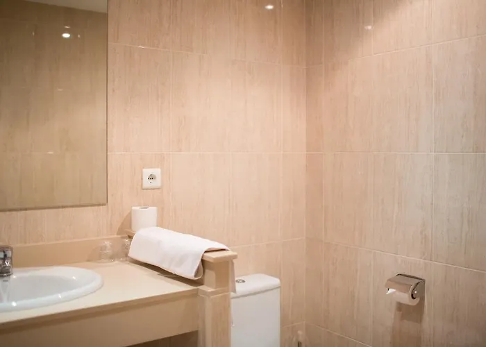 Puerta De Santillana Hotel 3*