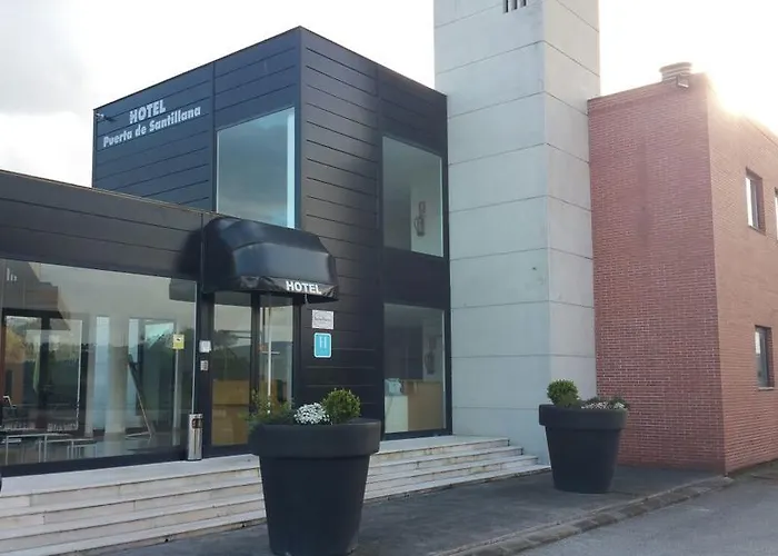 מלון Puerta De Santillana Reocín