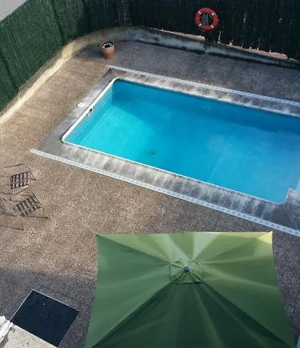 Puerta De Santillana 3*